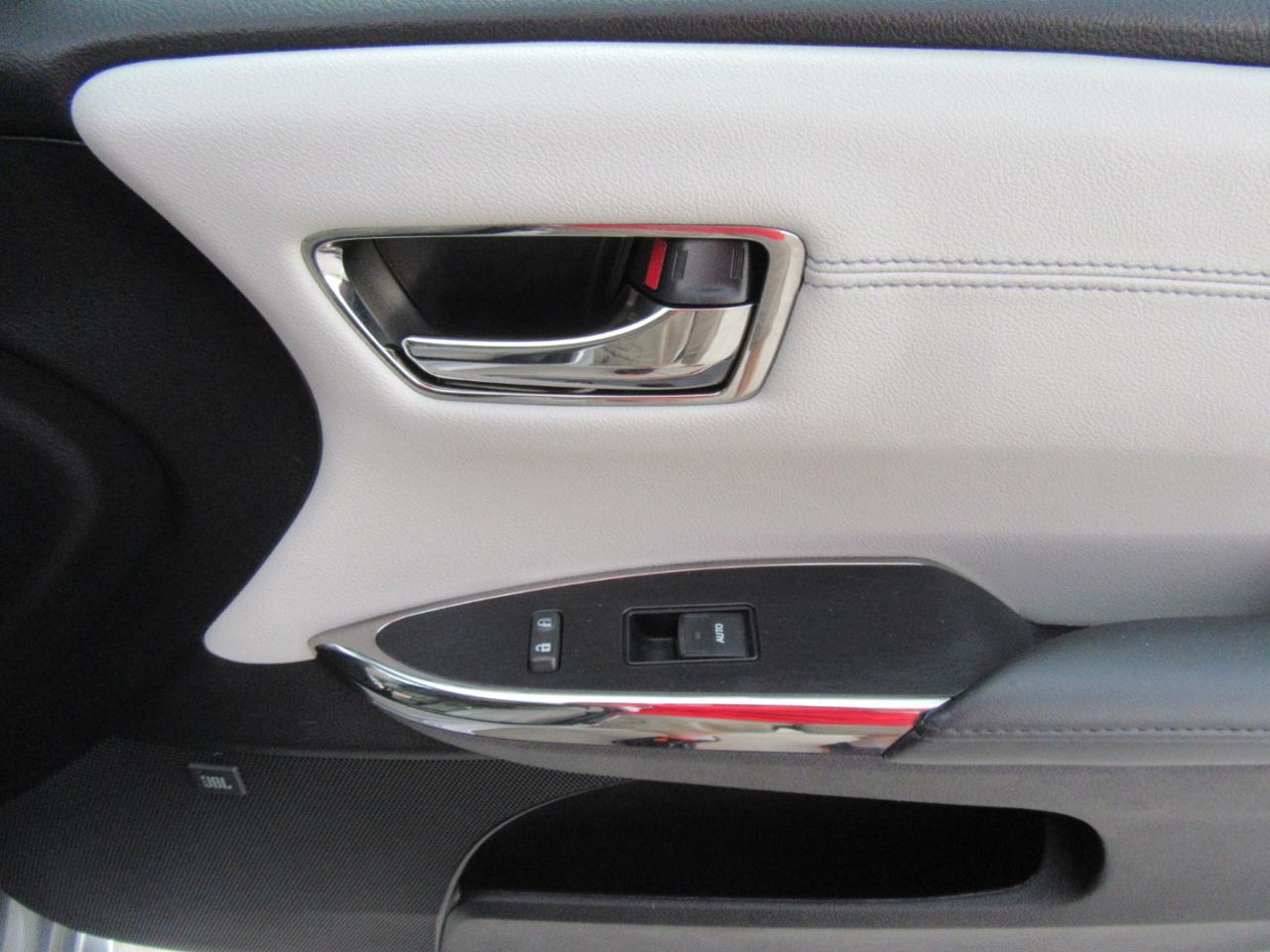 Toyota Avalon Hybrid Limited 2016