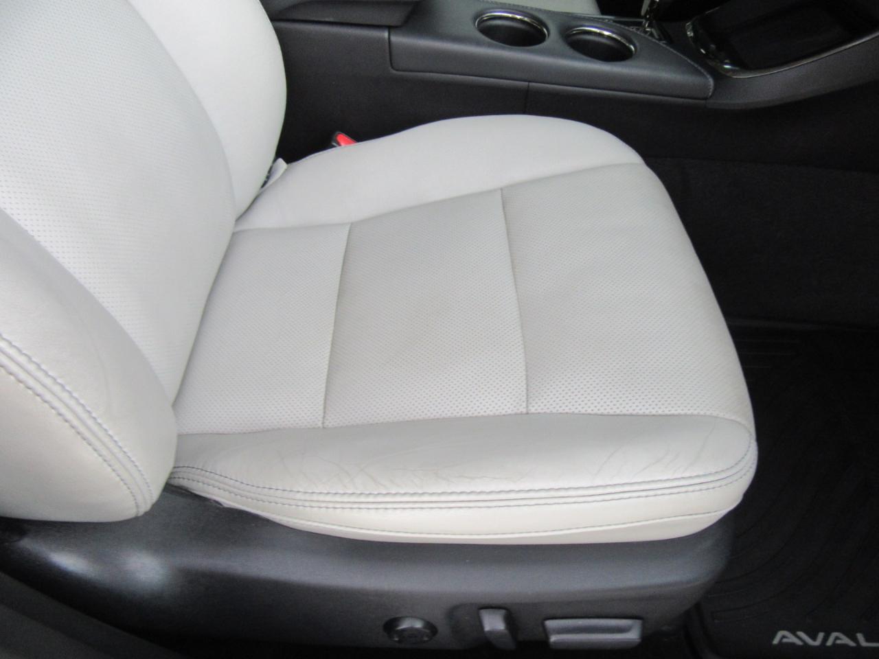 Toyota Avalon Hybrid Limited 2016