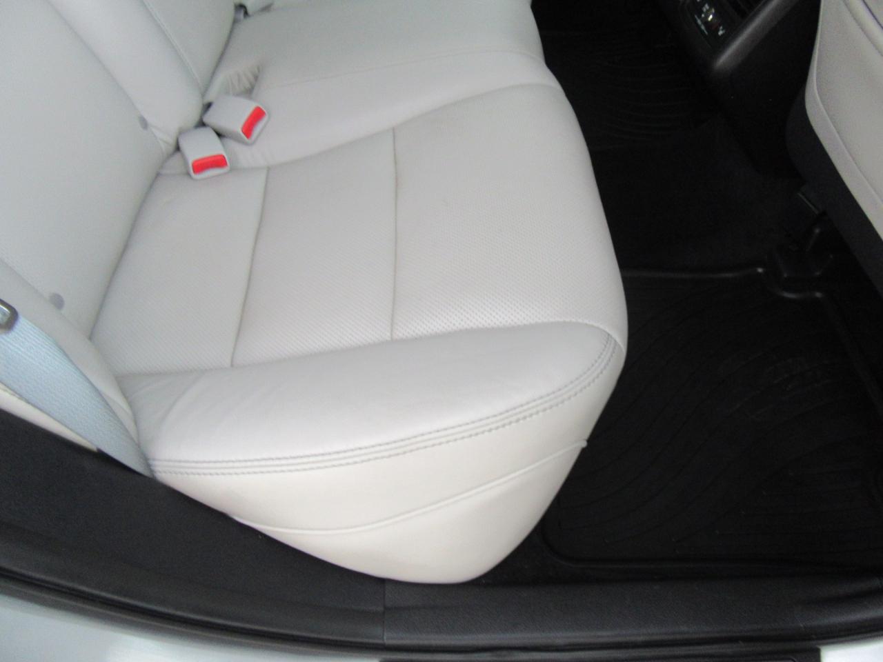 Toyota Avalon Hybrid Limited 2016