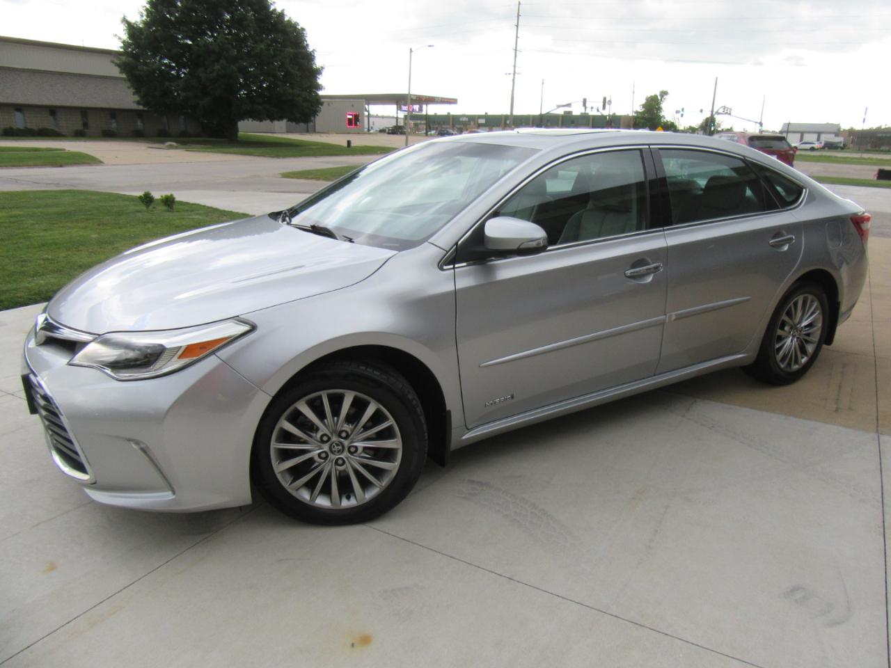 Toyota Avalon Hybrid Limited 2016