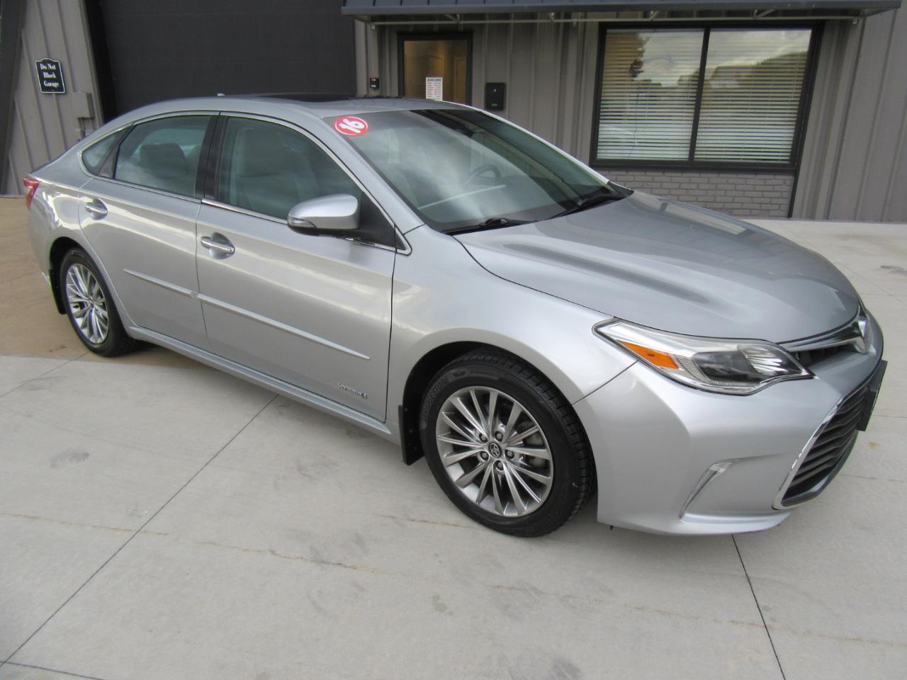 Toyota Avalon Hybrid Limited 2016
