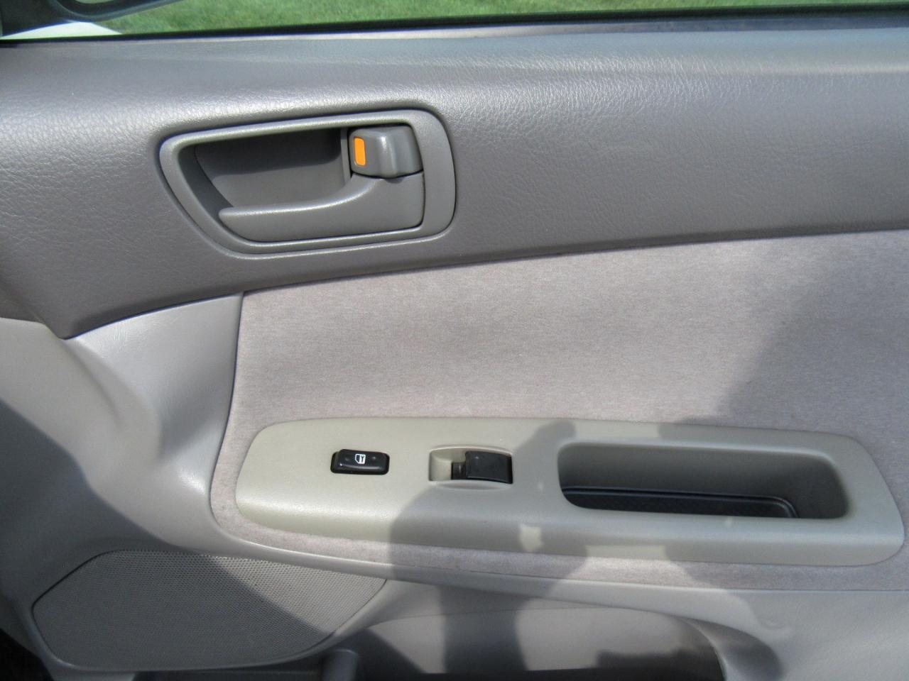 Toyota Camry LE 2003