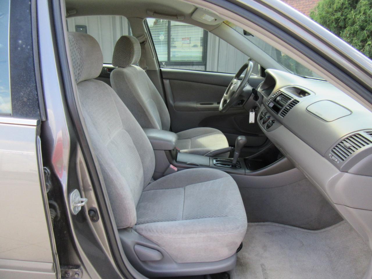 Toyota Camry LE 2003