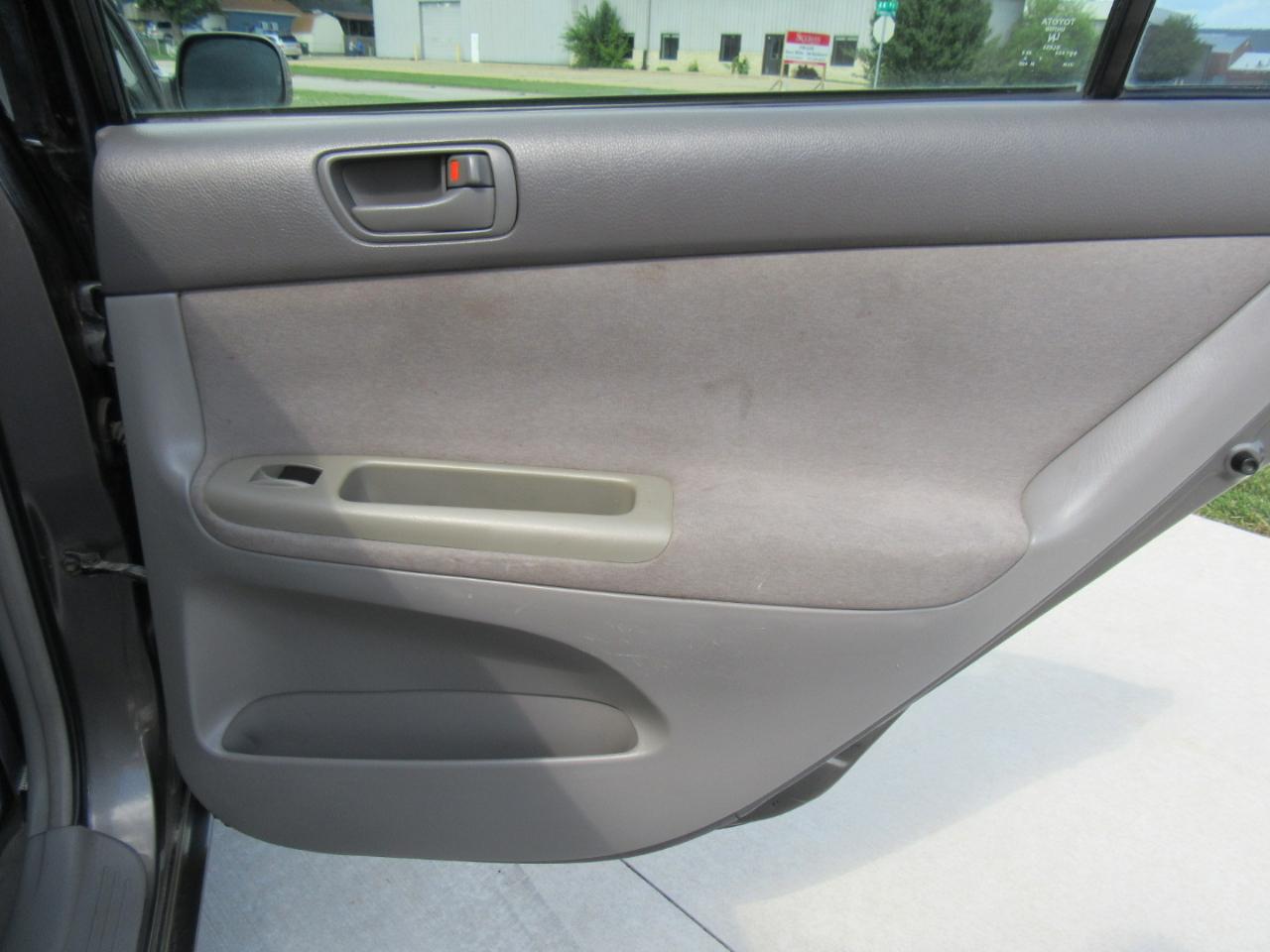 Toyota Camry LE 2003