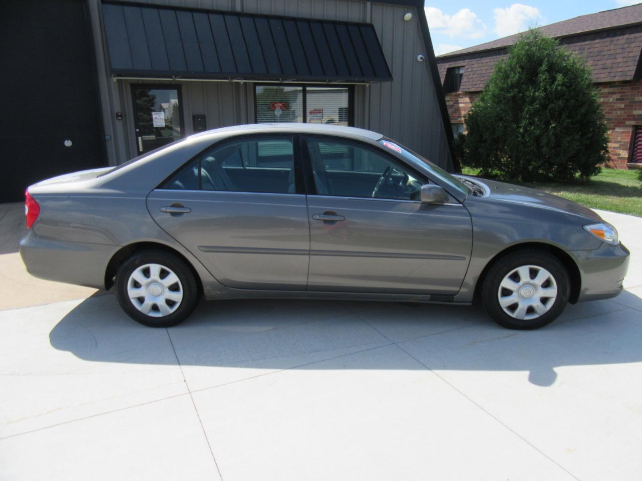 Toyota Camry LE 2003