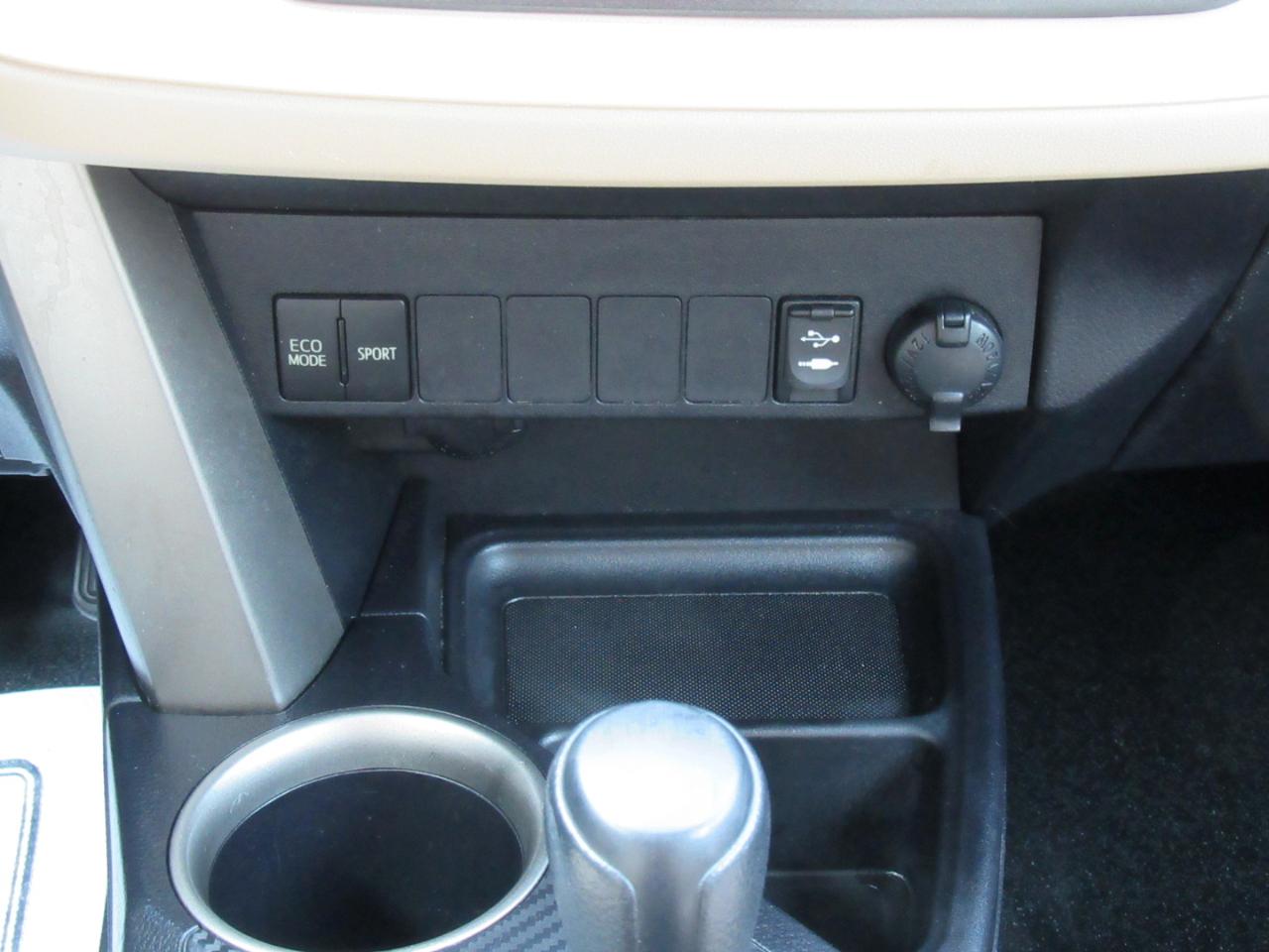 Toyota RAV4 LE AWD 2013