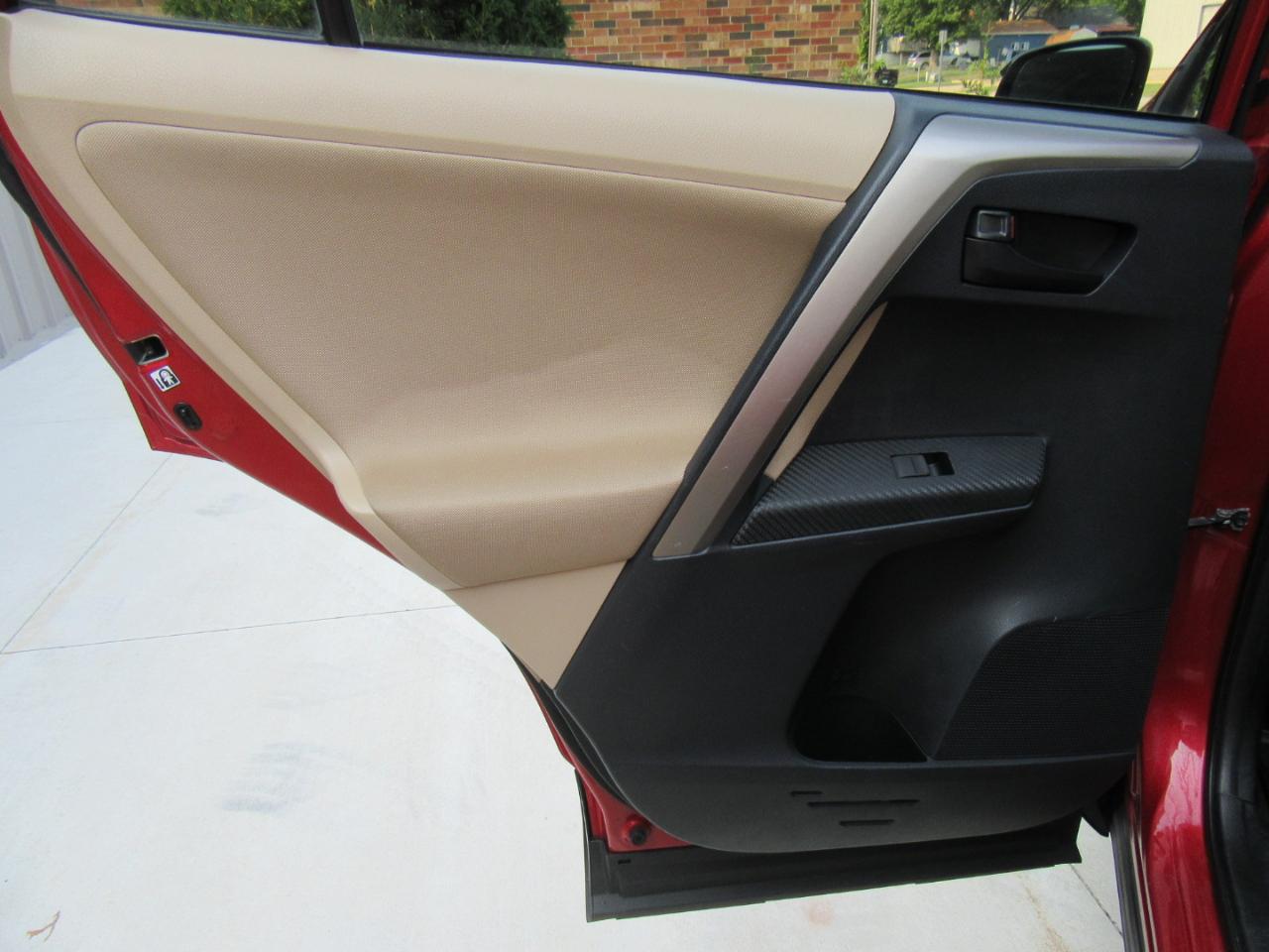 Toyota RAV4 LE AWD 2013