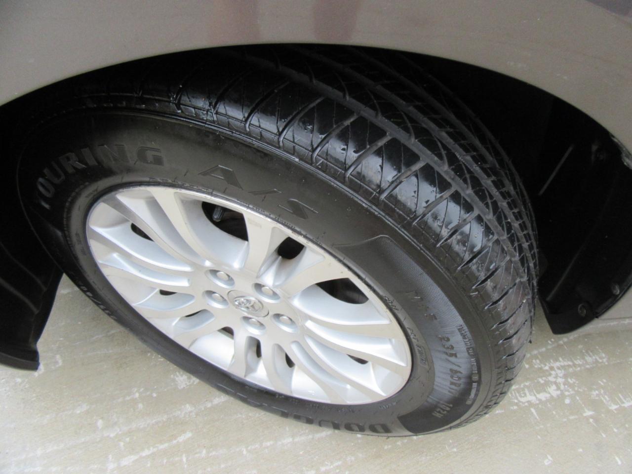 Toyota Sienna XLE FWD 8-Passenger V6 2013