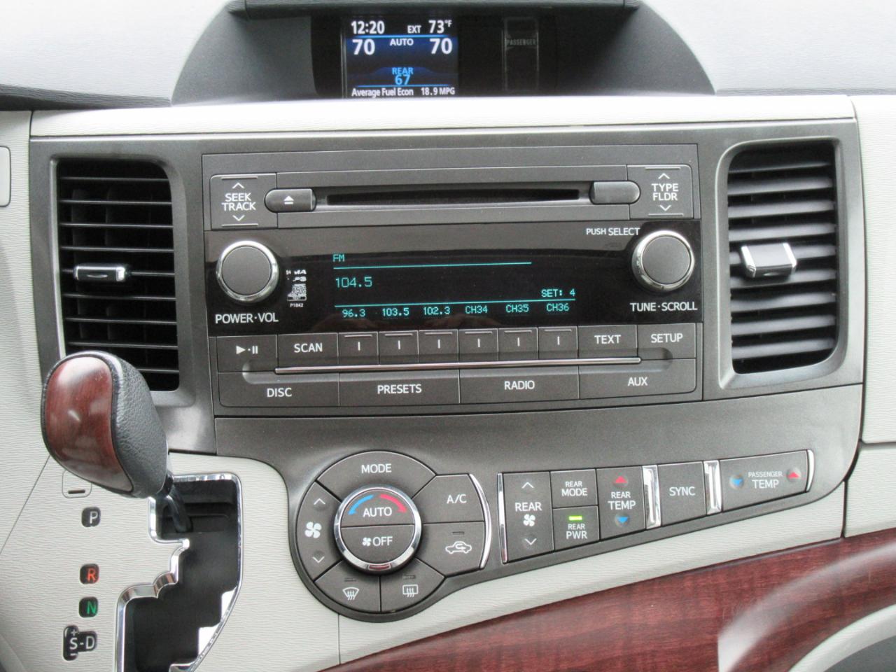Toyota Sienna XLE FWD 8-Passenger V6 2013