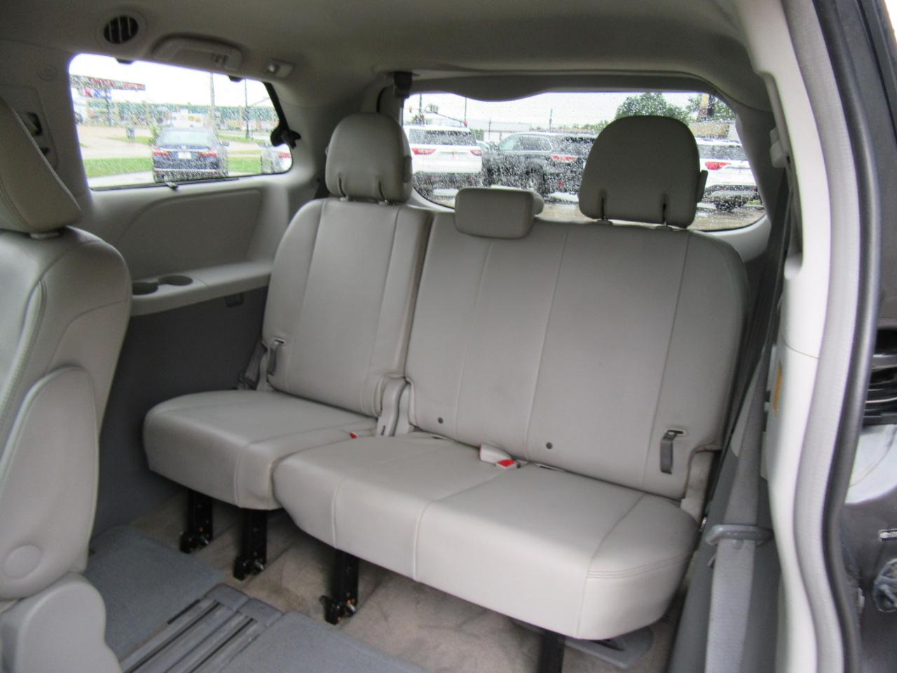 Toyota Sienna XLE FWD 8-Passenger V6 2013