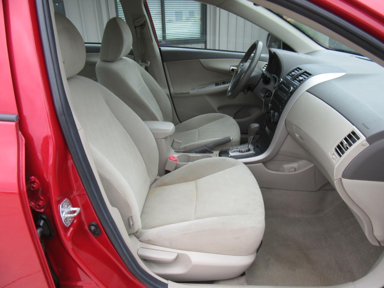 Toyota Corolla LE 2010