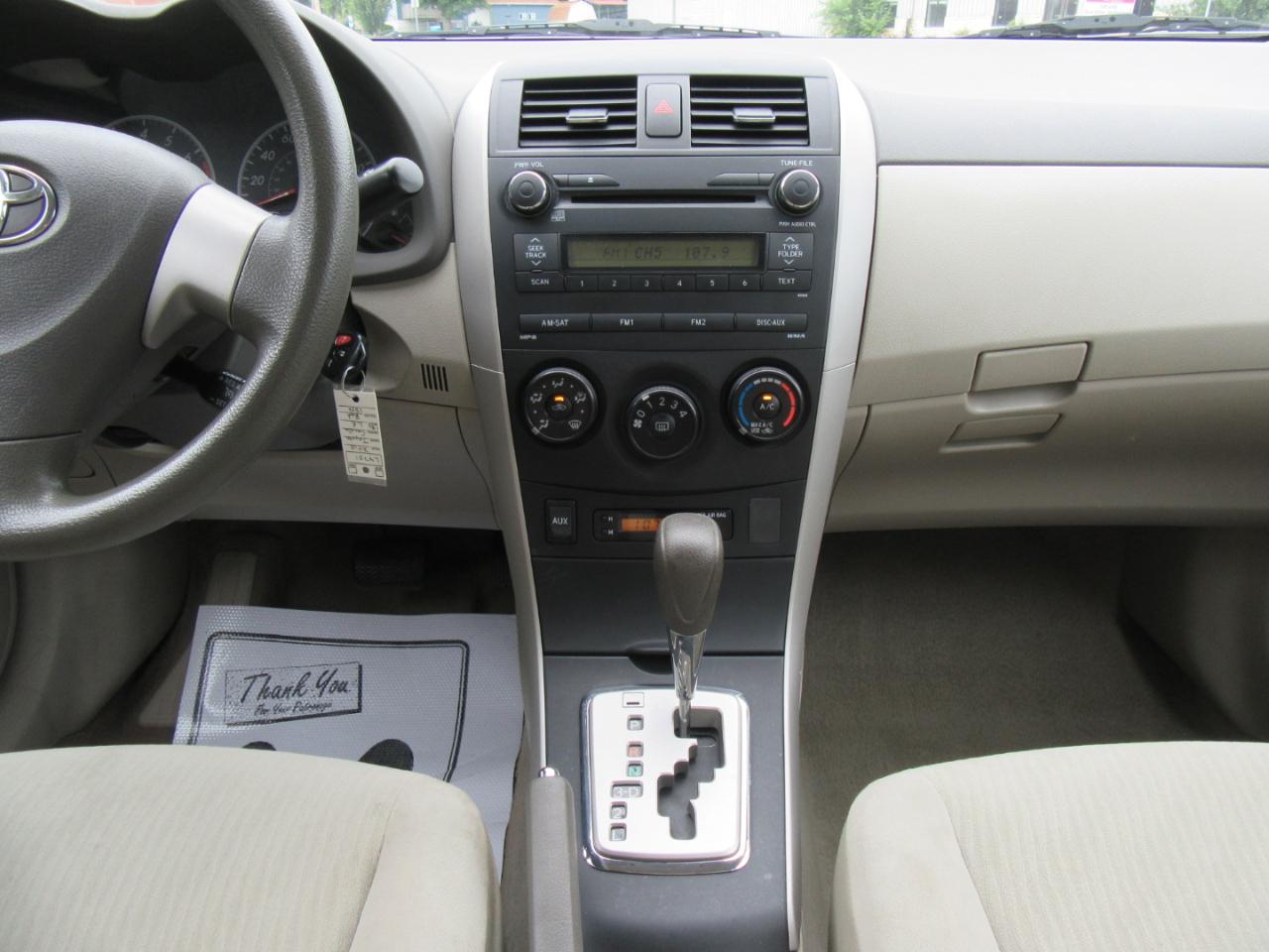 Toyota Corolla LE 2010