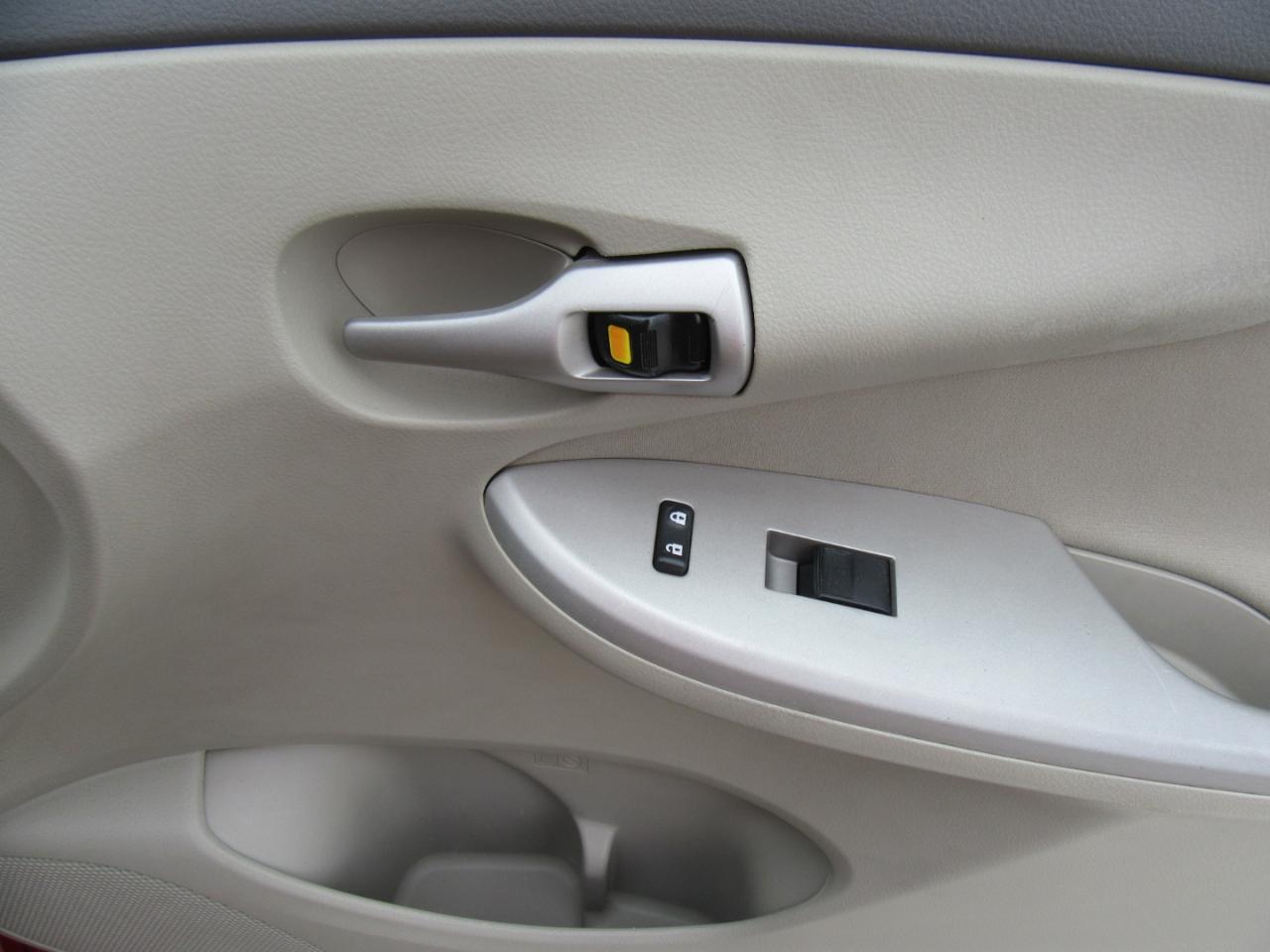 Toyota Corolla LE 2010
