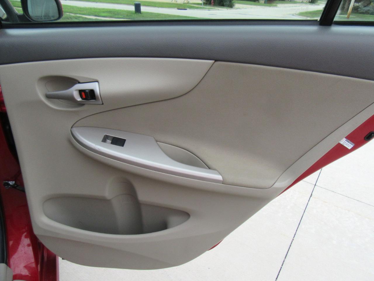 Toyota Corolla LE 2010