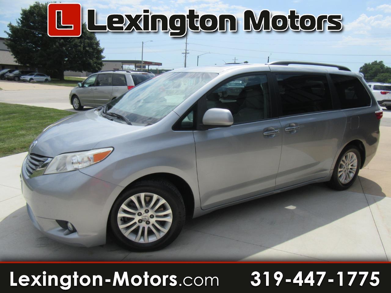 Toyota Sienna XLE FWD 8-Passenger V6 2016