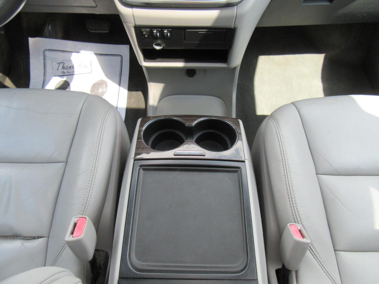 Toyota Sienna XLE FWD 8-Passenger V6 2016