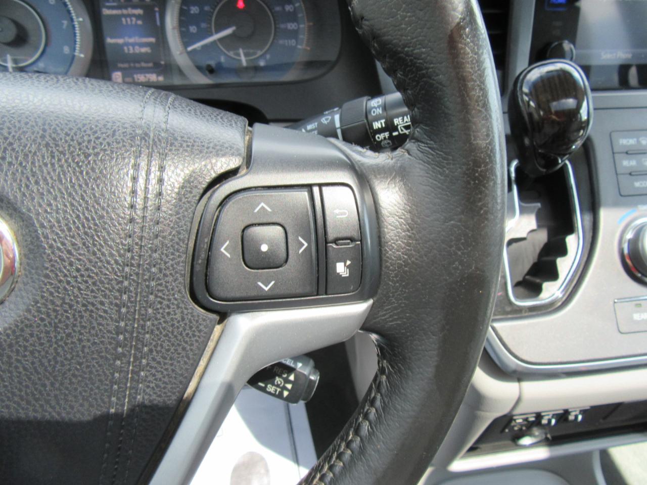 Toyota Sienna XLE FWD 8-Passenger V6 2016