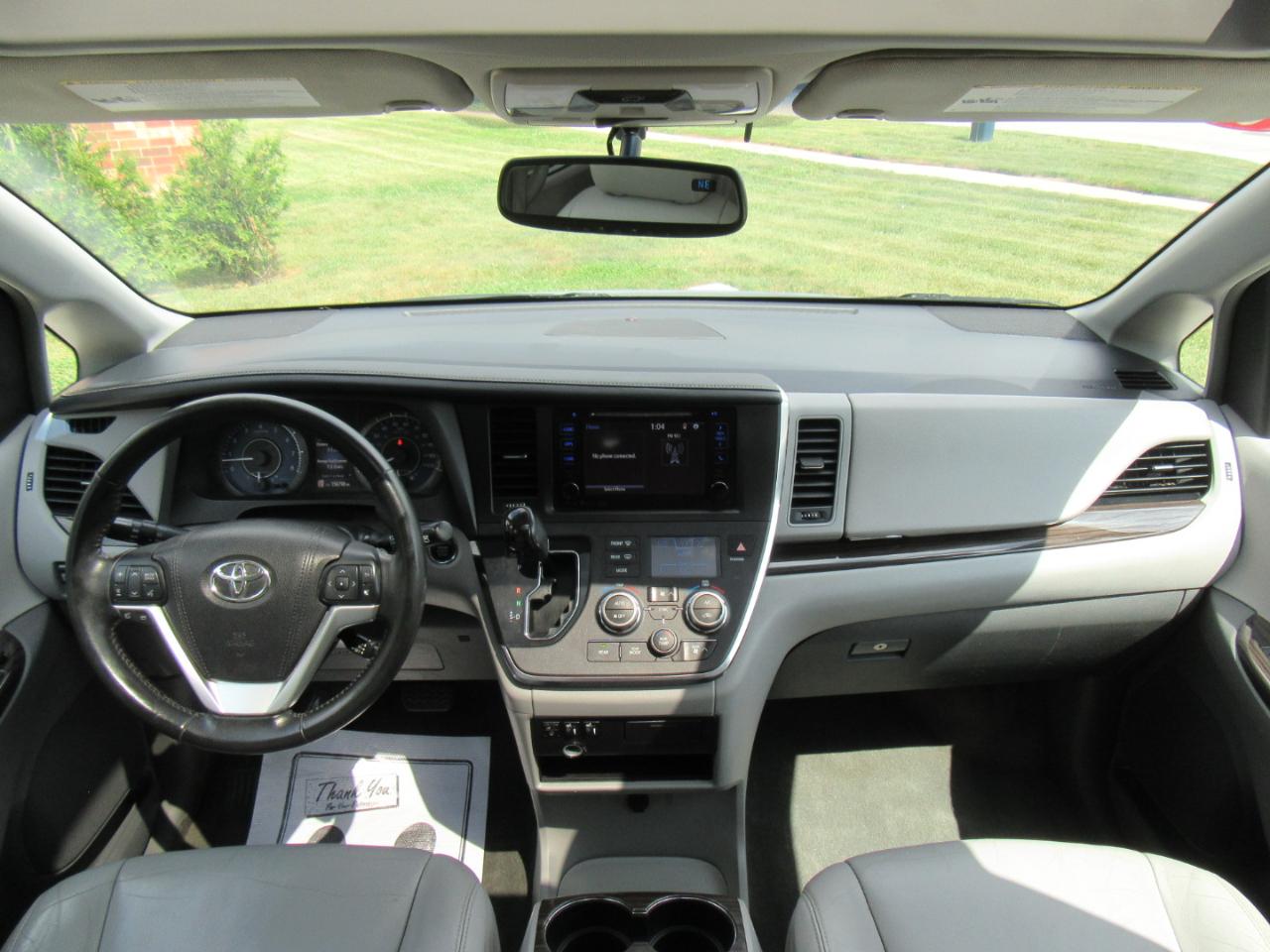 Toyota Sienna XLE FWD 8-Passenger V6 2016