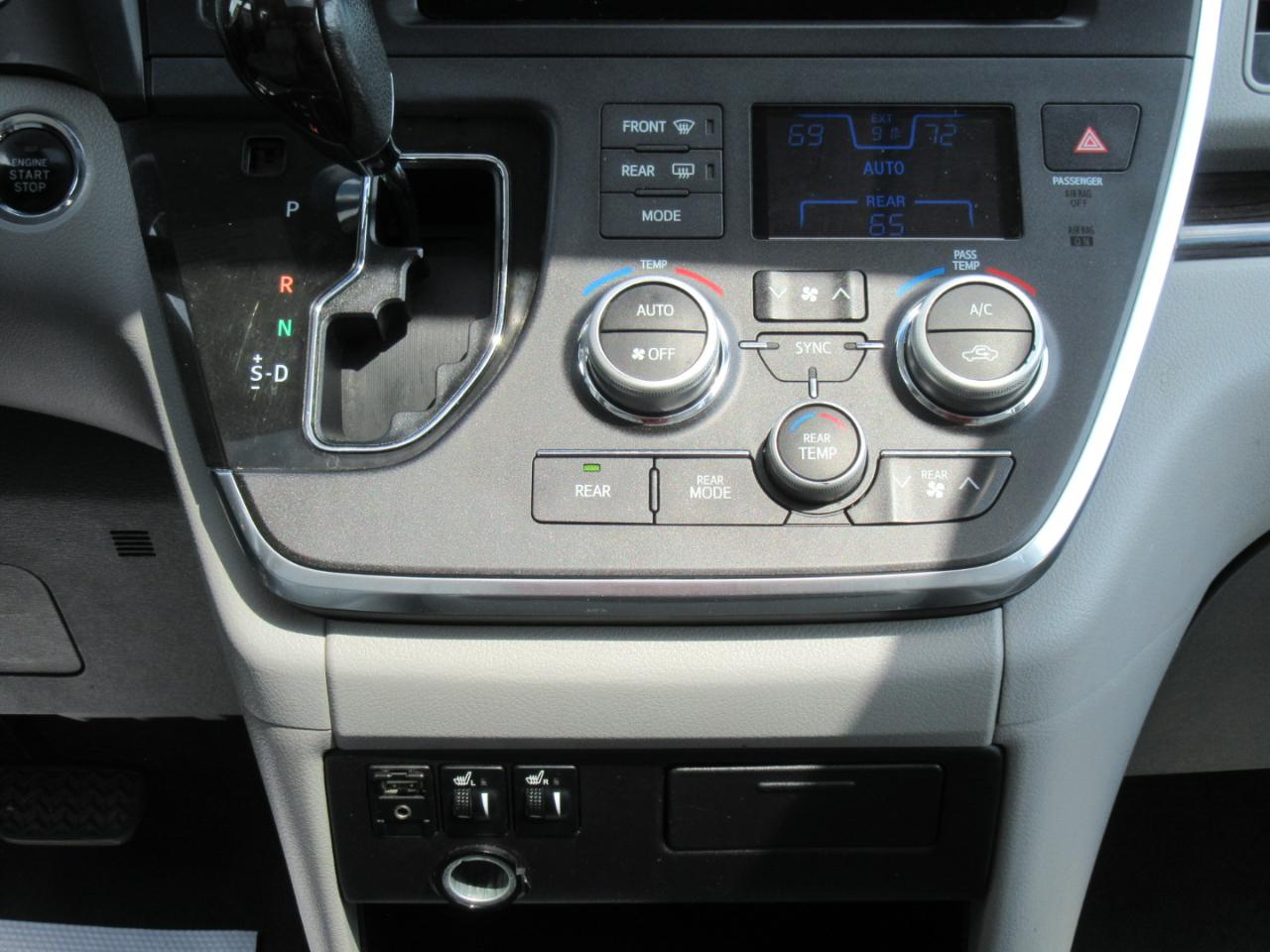 Toyota Sienna XLE FWD 8-Passenger V6 2016