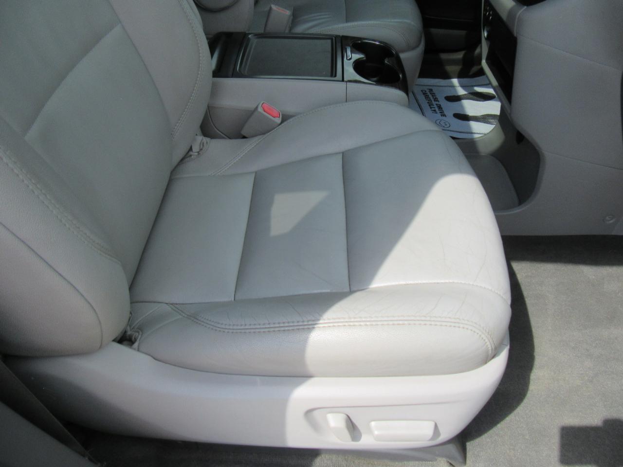 Toyota Sienna XLE FWD 8-Passenger V6 2016