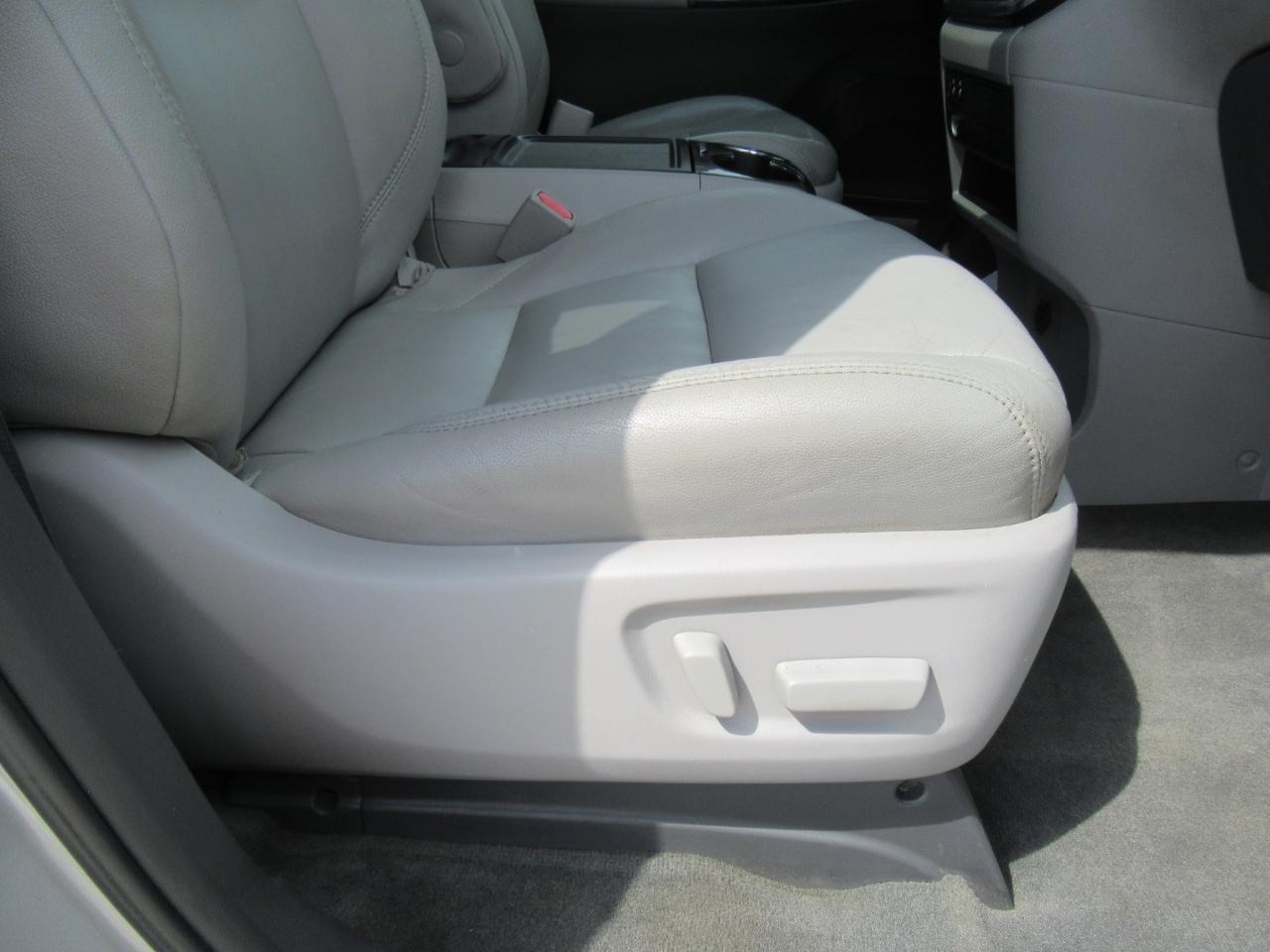 Toyota Sienna XLE FWD 8-Passenger V6 2016