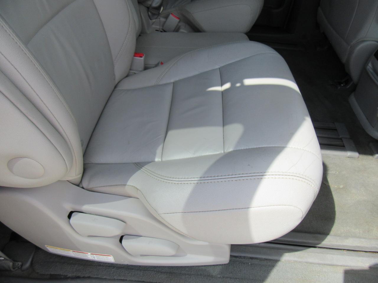 Toyota Sienna XLE FWD 8-Passenger V6 2016