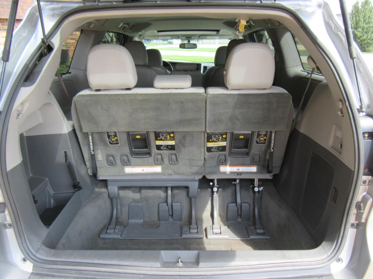 Toyota Sienna XLE FWD 8-Passenger V6 2016