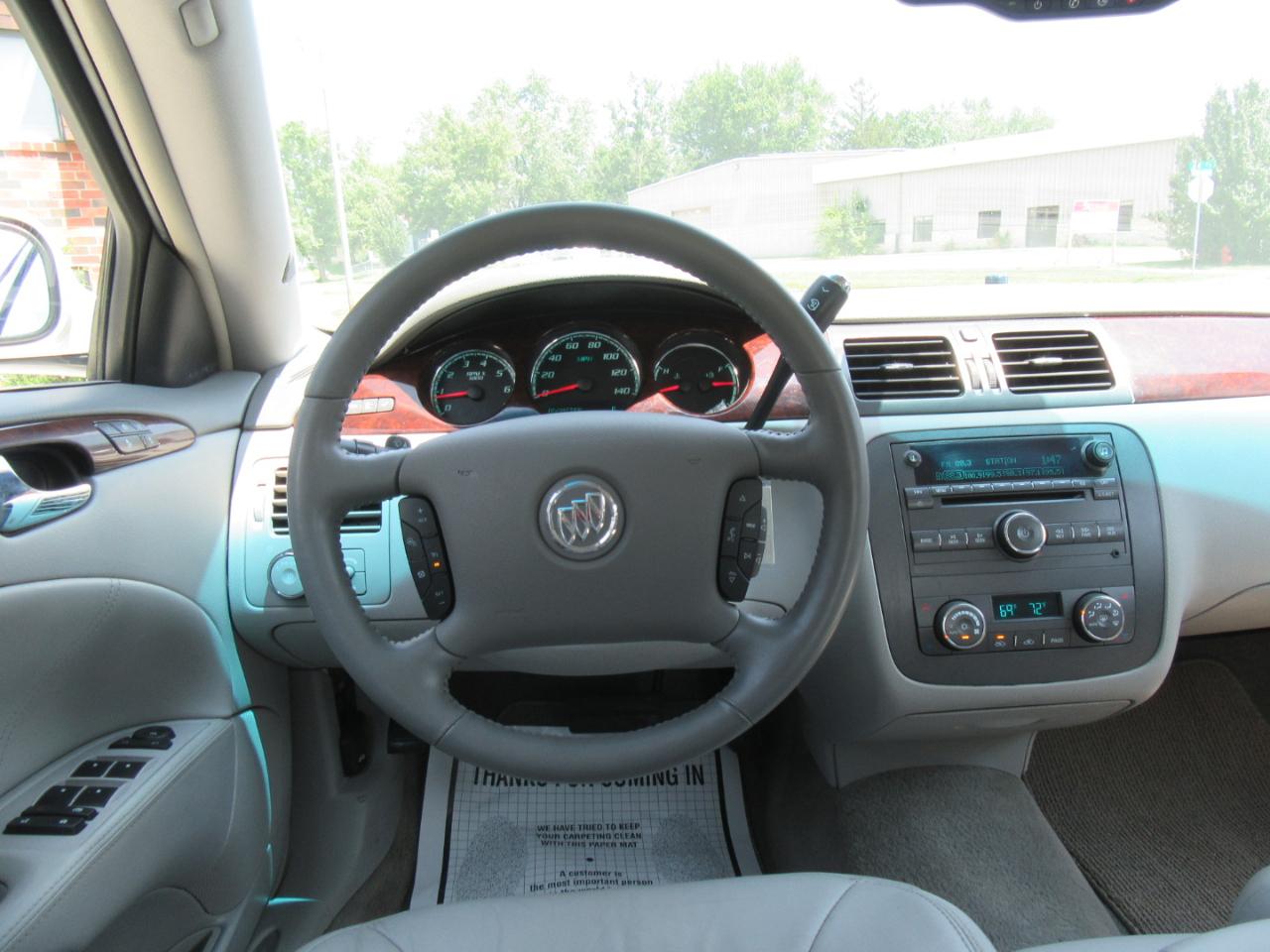 Buick Lucerne CXL 2011