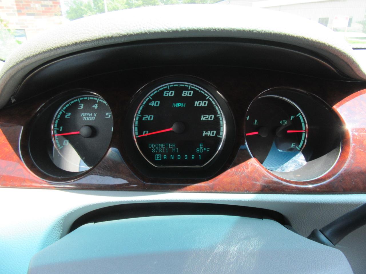 Buick Lucerne CXL 2011