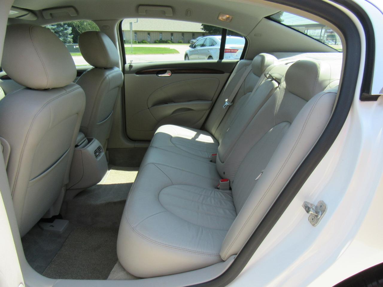 Buick Lucerne CXL 2011