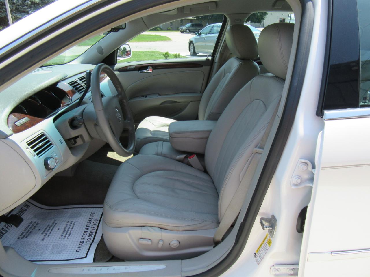 Buick Lucerne CXL 2011