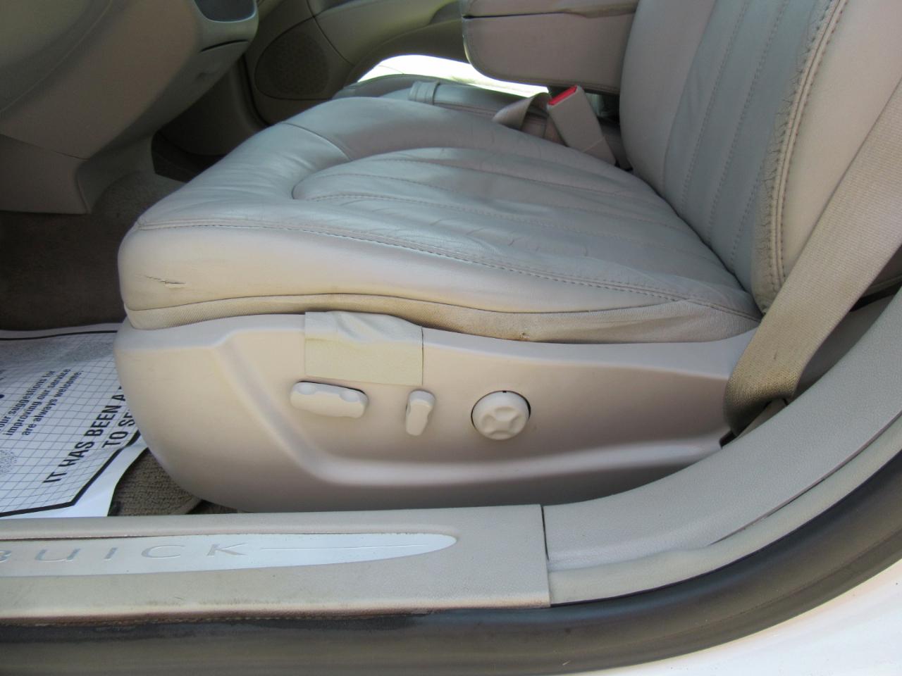 Buick Lucerne CXL 2011