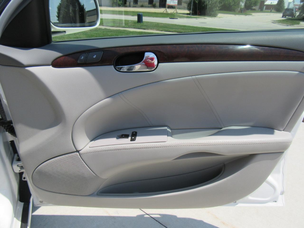 Buick Lucerne CXL 2011