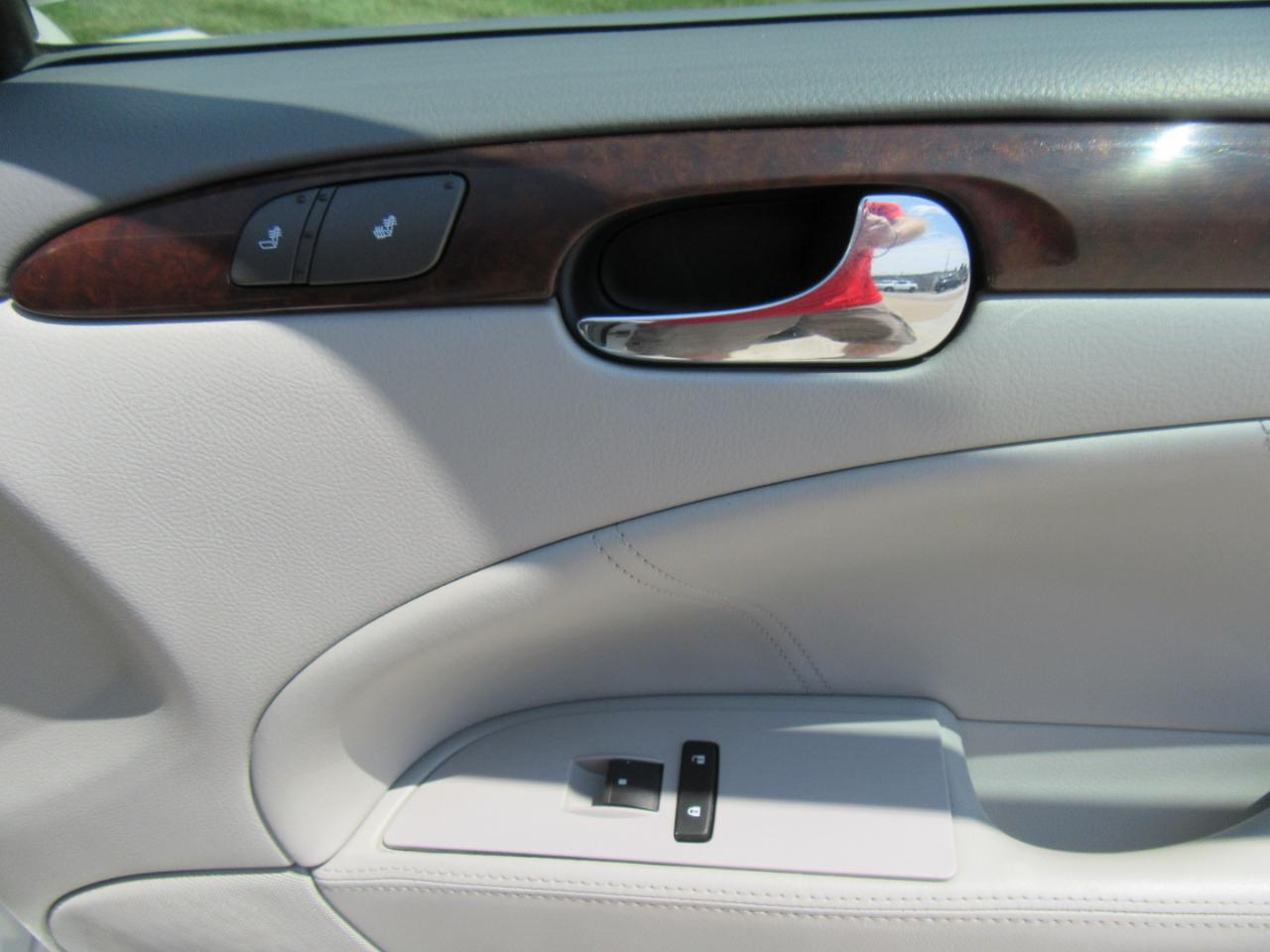 Buick Lucerne CXL 2011