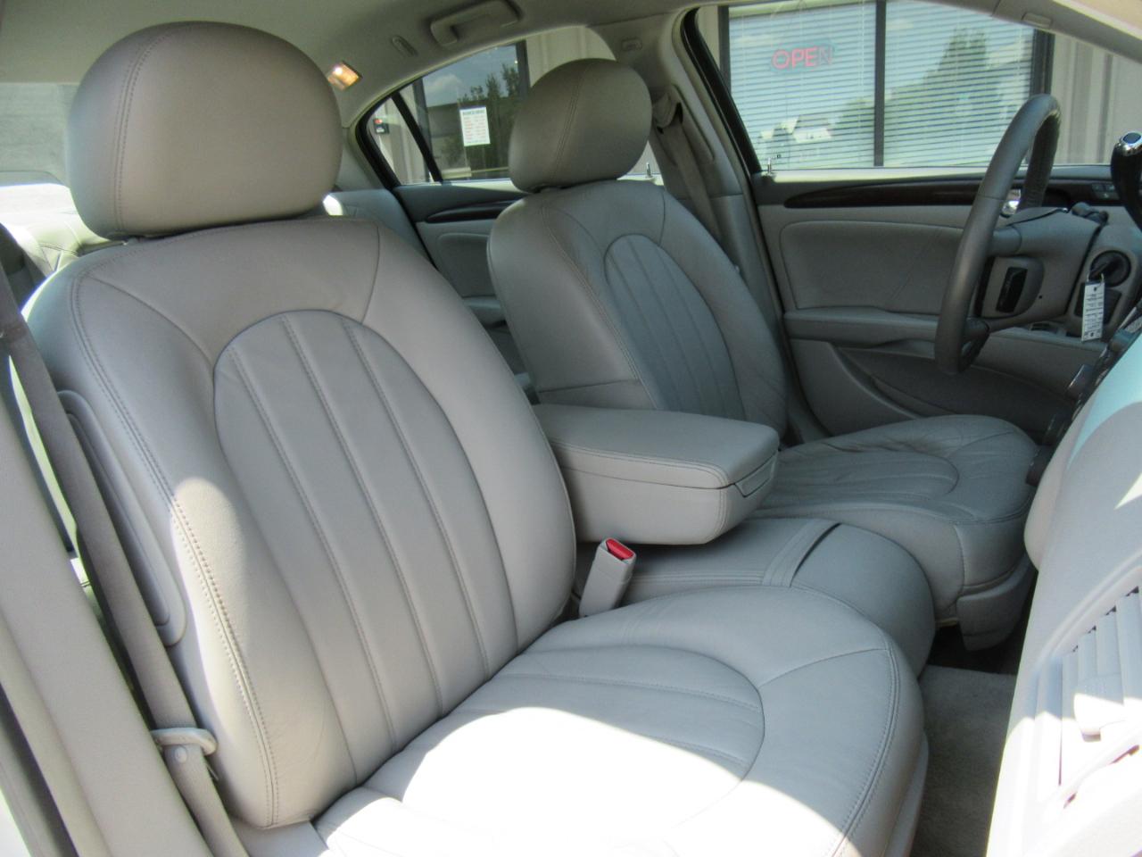 Buick Lucerne CXL 2011