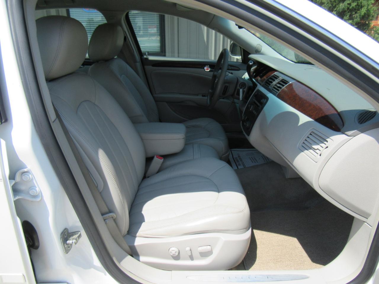Buick Lucerne CXL 2011