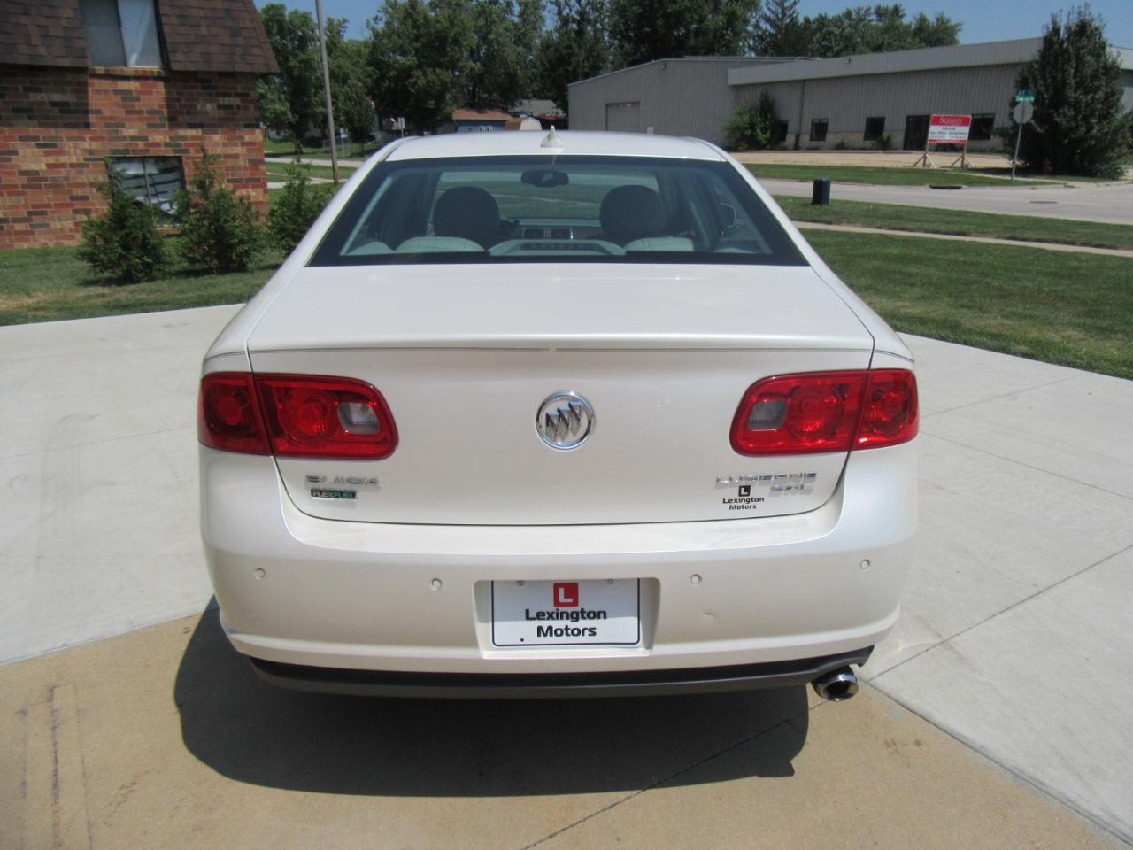 Buick Lucerne CXL 2011