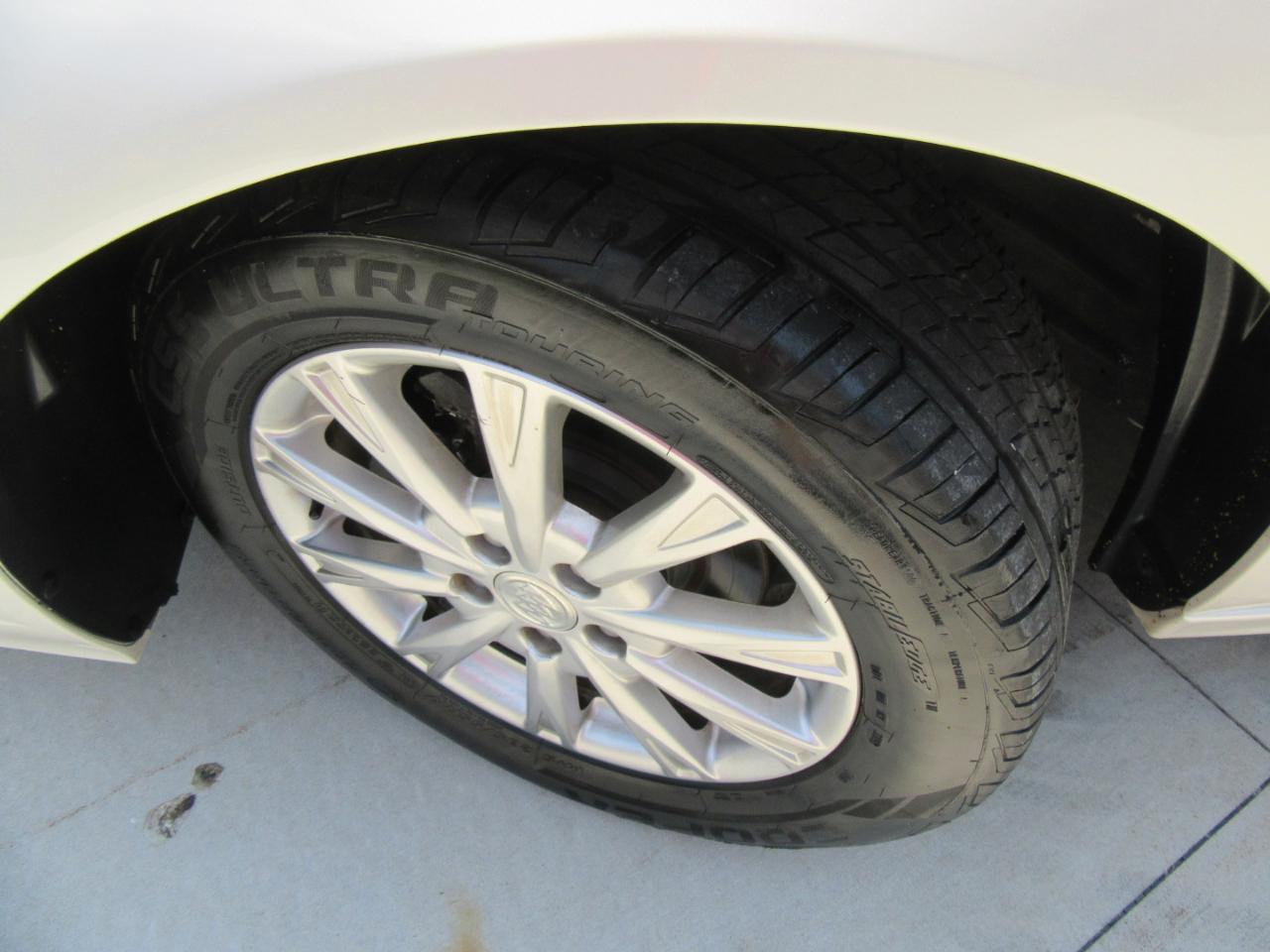 Buick Lucerne CXL 2011
