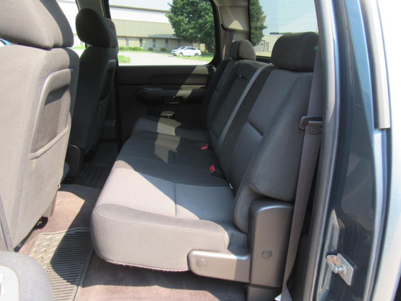 Chevrolet Silverado 1500 LS Crew Cab 4WD 2010