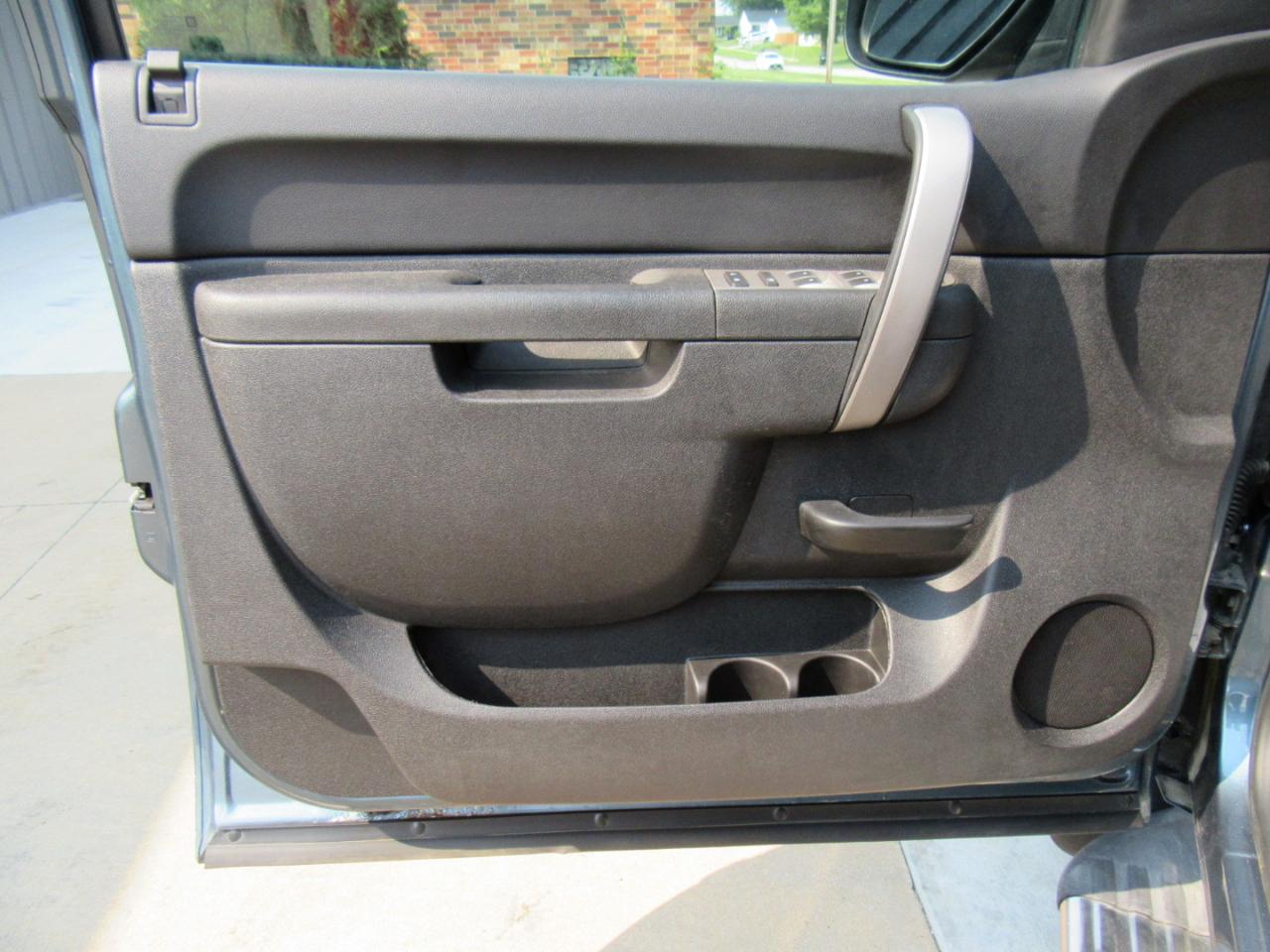 Chevrolet Silverado 1500 LS Crew Cab 4WD 2010
