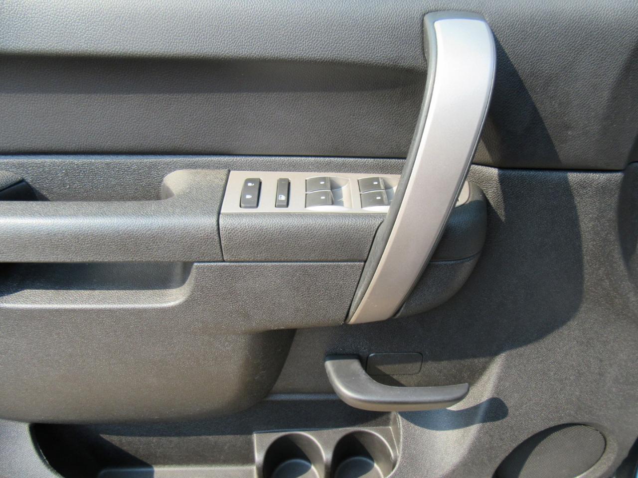 Chevrolet Silverado 1500 LS Crew Cab 4WD 2010
