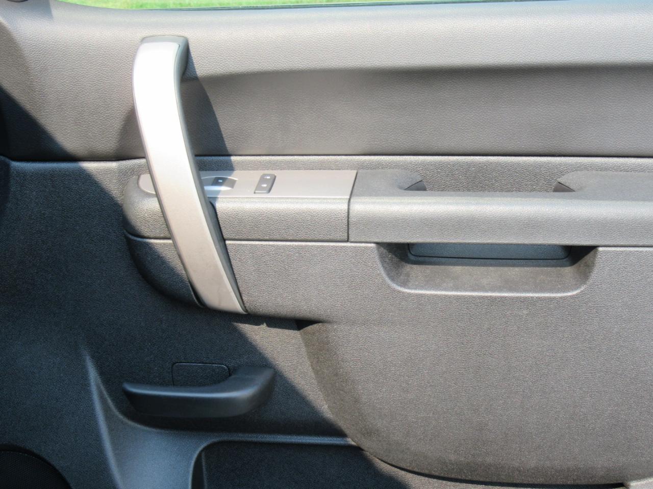 Chevrolet Silverado 1500 LS Crew Cab 4WD 2010