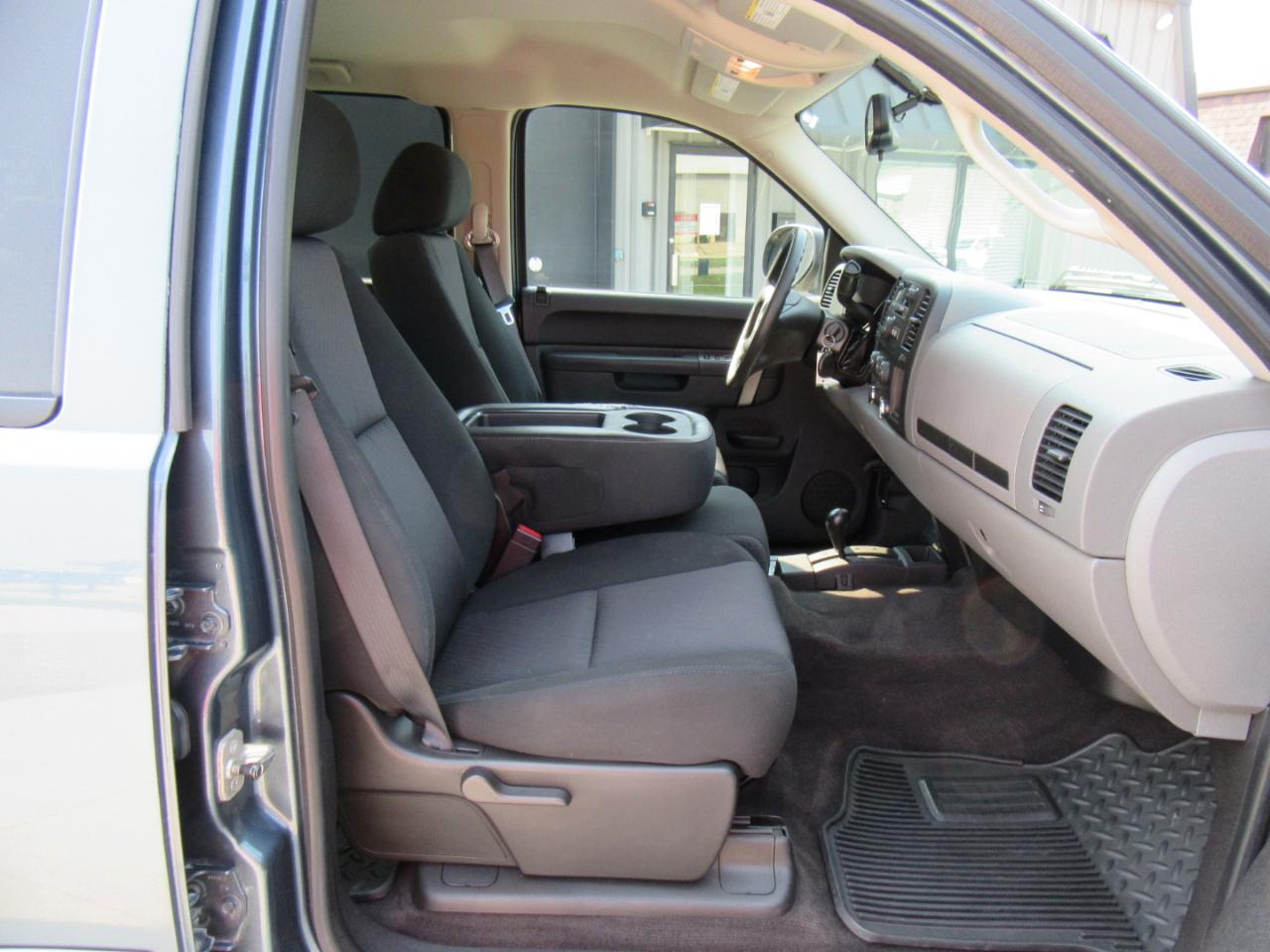 Chevrolet Silverado 1500 LS Crew Cab 4WD 2010