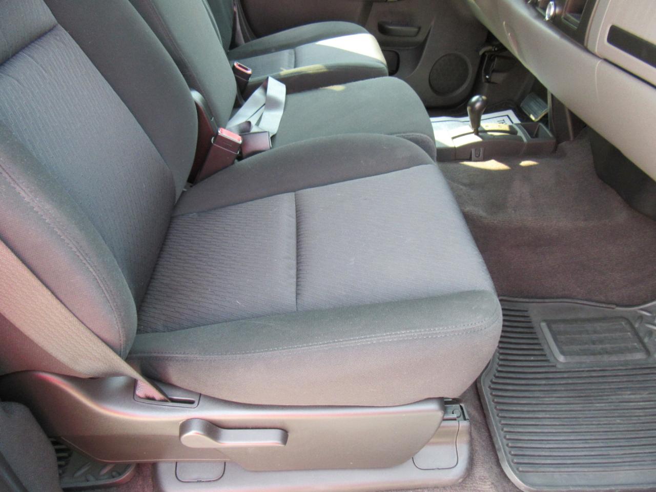 Chevrolet Silverado 1500 LS Crew Cab 4WD 2010
