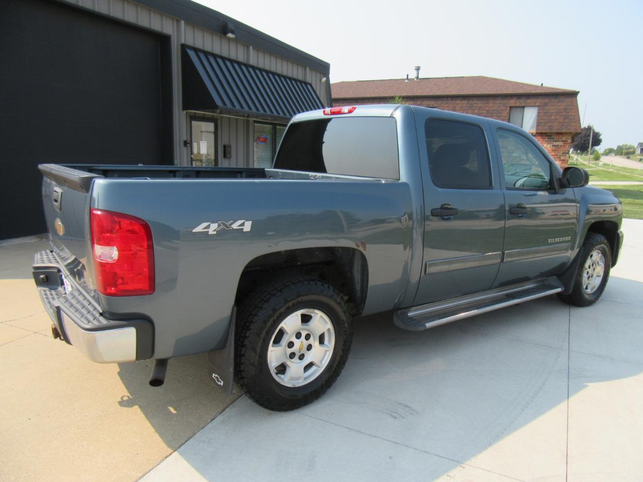 Chevrolet Silverado 1500 LS Crew Cab 4WD 2010