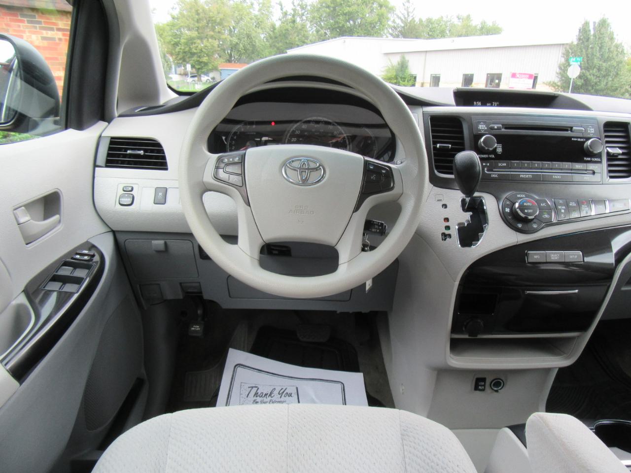 Toyota Sienna LE FWD 8-Passenger V6 2013