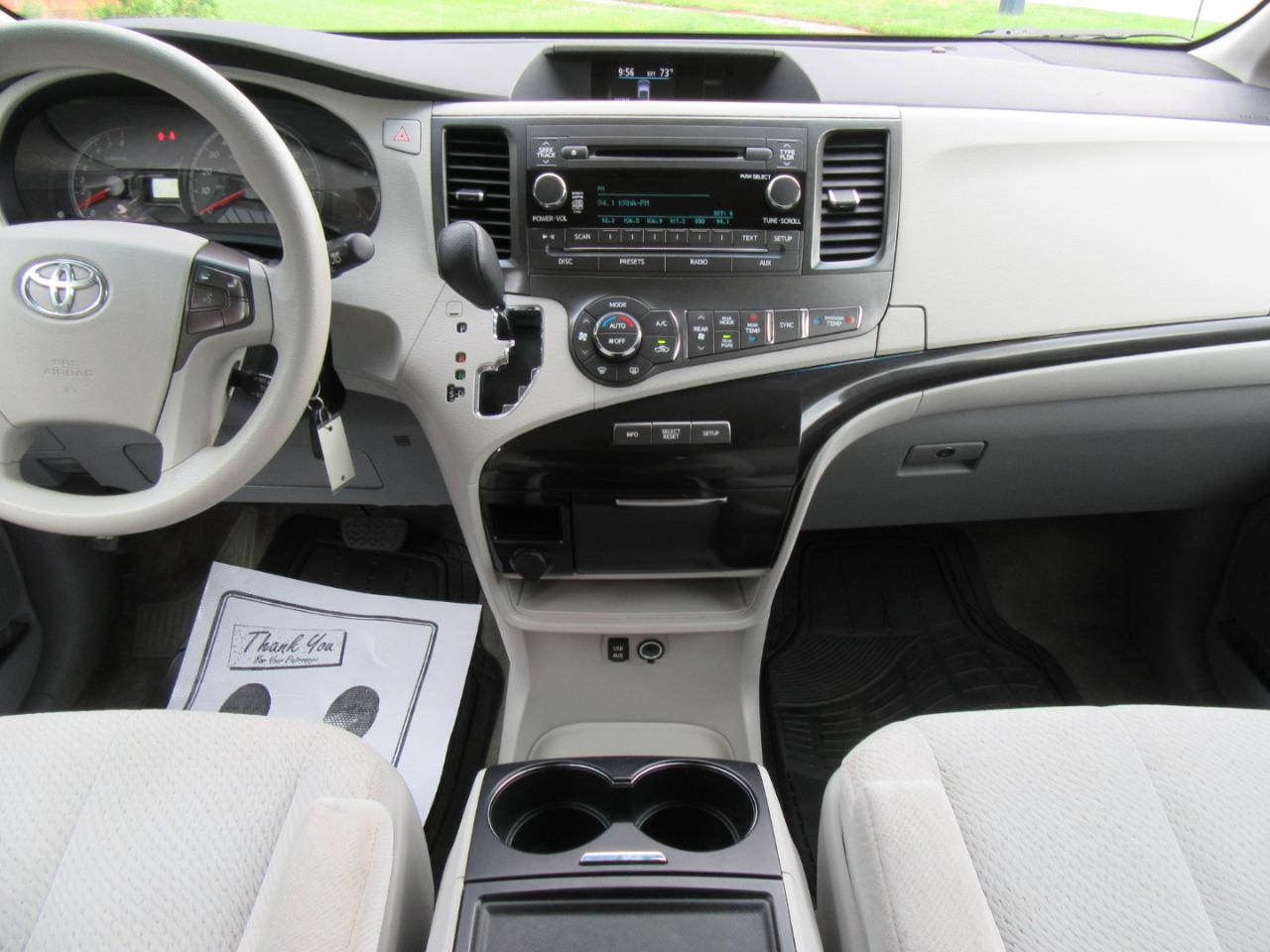Toyota Sienna LE FWD 8-Passenger V6 2013
