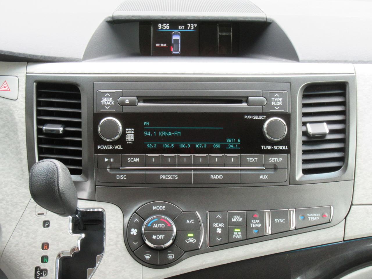 Toyota Sienna LE FWD 8-Passenger V6 2013