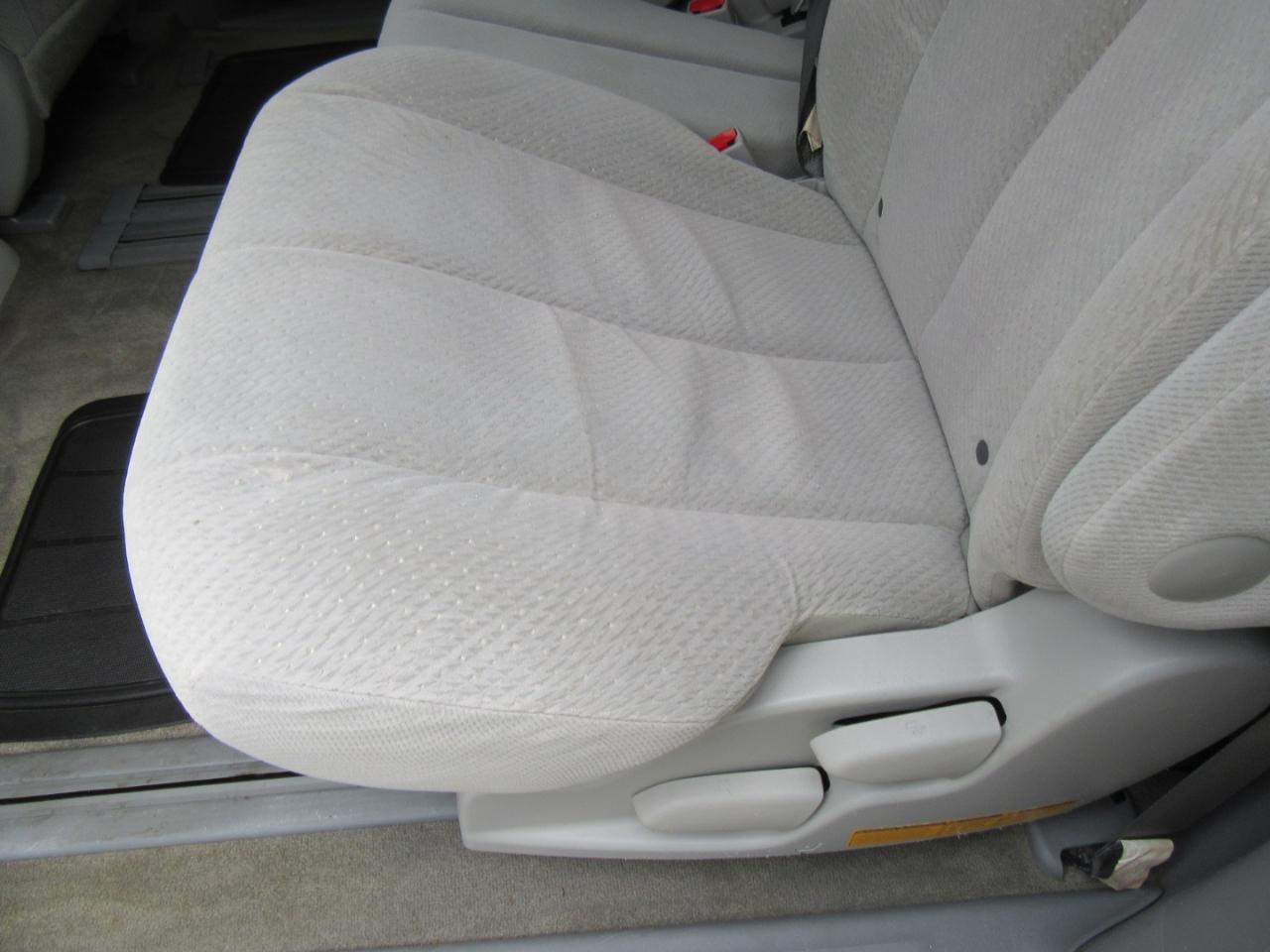 Toyota Sienna LE FWD 8-Passenger V6 2013