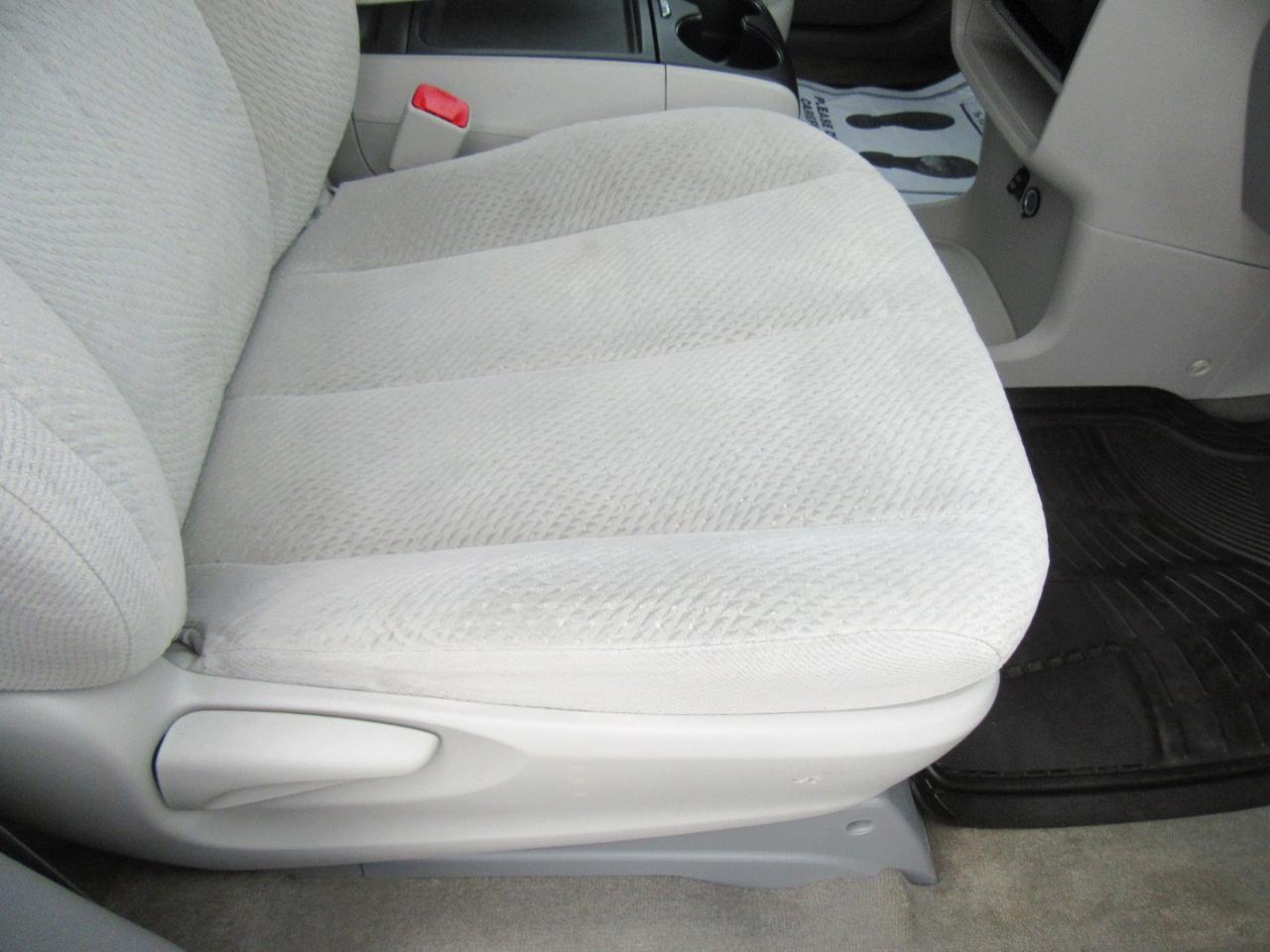 Toyota Sienna LE FWD 8-Passenger V6 2013